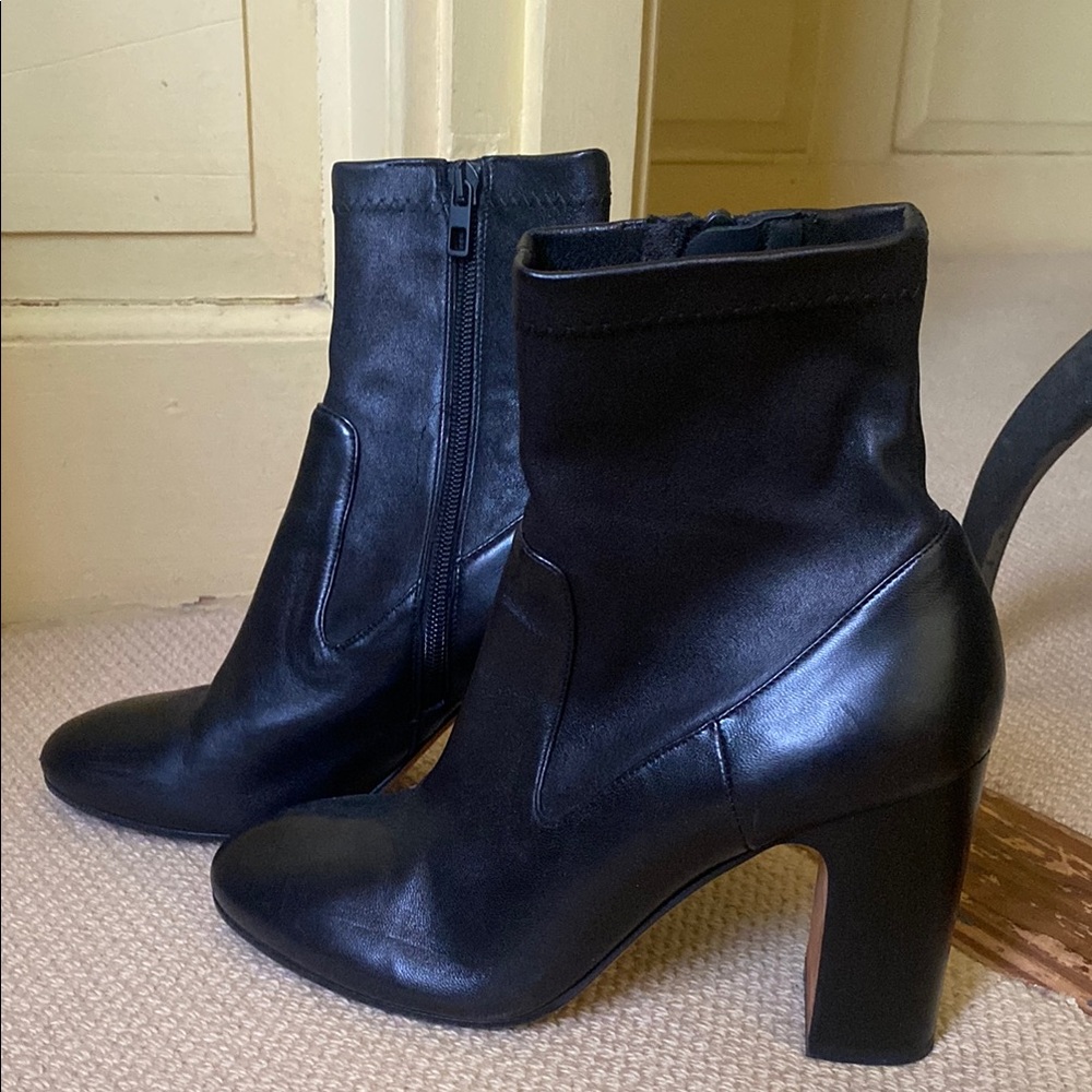 Vince. Black Leather Ankle Boots